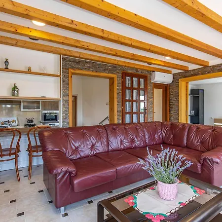Beautiful In With Wifi Holiday home Smrika