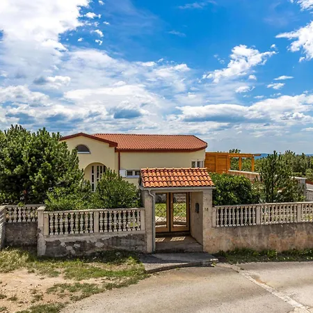 Beautiful In With Wifi Holiday home